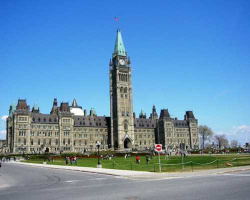 移民加拿大福利（加拿大魁北克移民排期需要多久）