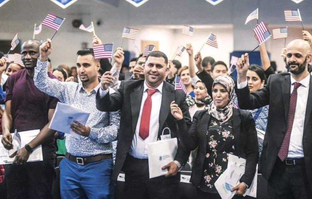 加拿大移民老人生活（重大利好！加拿大萨省公布最新移民政策，国际留学生创