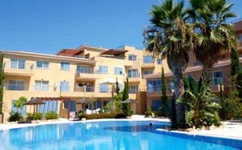 塞浦路斯移民 18岁{办理塞浦路斯移民该如何选择中介}