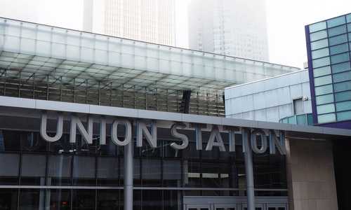 美国小孩父母移民（美国EB-5投资移民引发工会组织抗议）