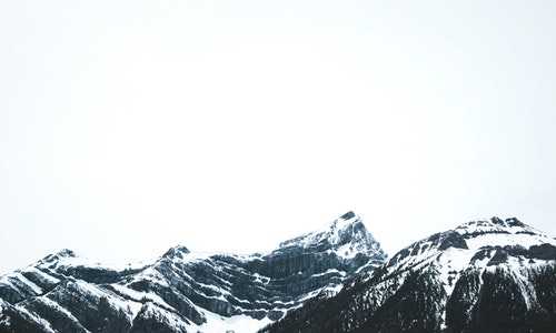 美国移民签证k怎么办理（川普又搞事情，全美将禁止中国电信设备进入美国无