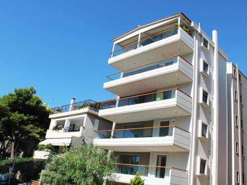 如何能移民到美国（接近50%美国选民同意非法移民子女身份转正）