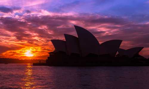 技术移民香港条件{移民香港后，内地的驾驶证要更新吗？需要重考吗？}