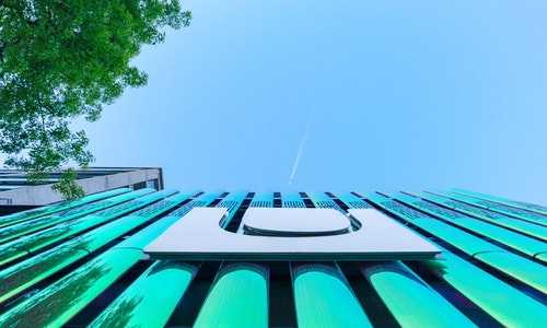 移民美国后怎么继续教育(美国移民政策大变动!父母,配偶,孩子均取消移民